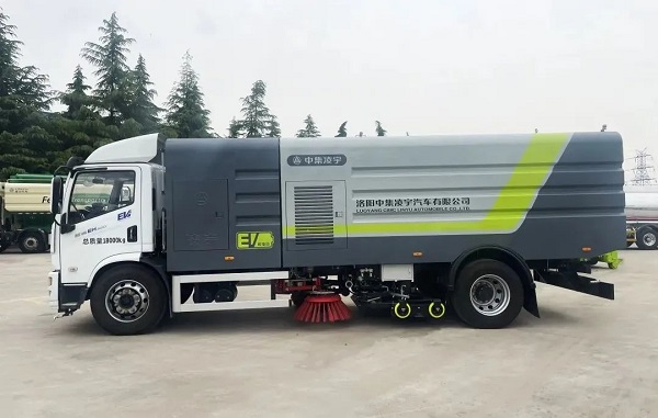 凌宇純電動(dòng)洗掃車(chē)的特點(diǎn)詳解！出色在哪？